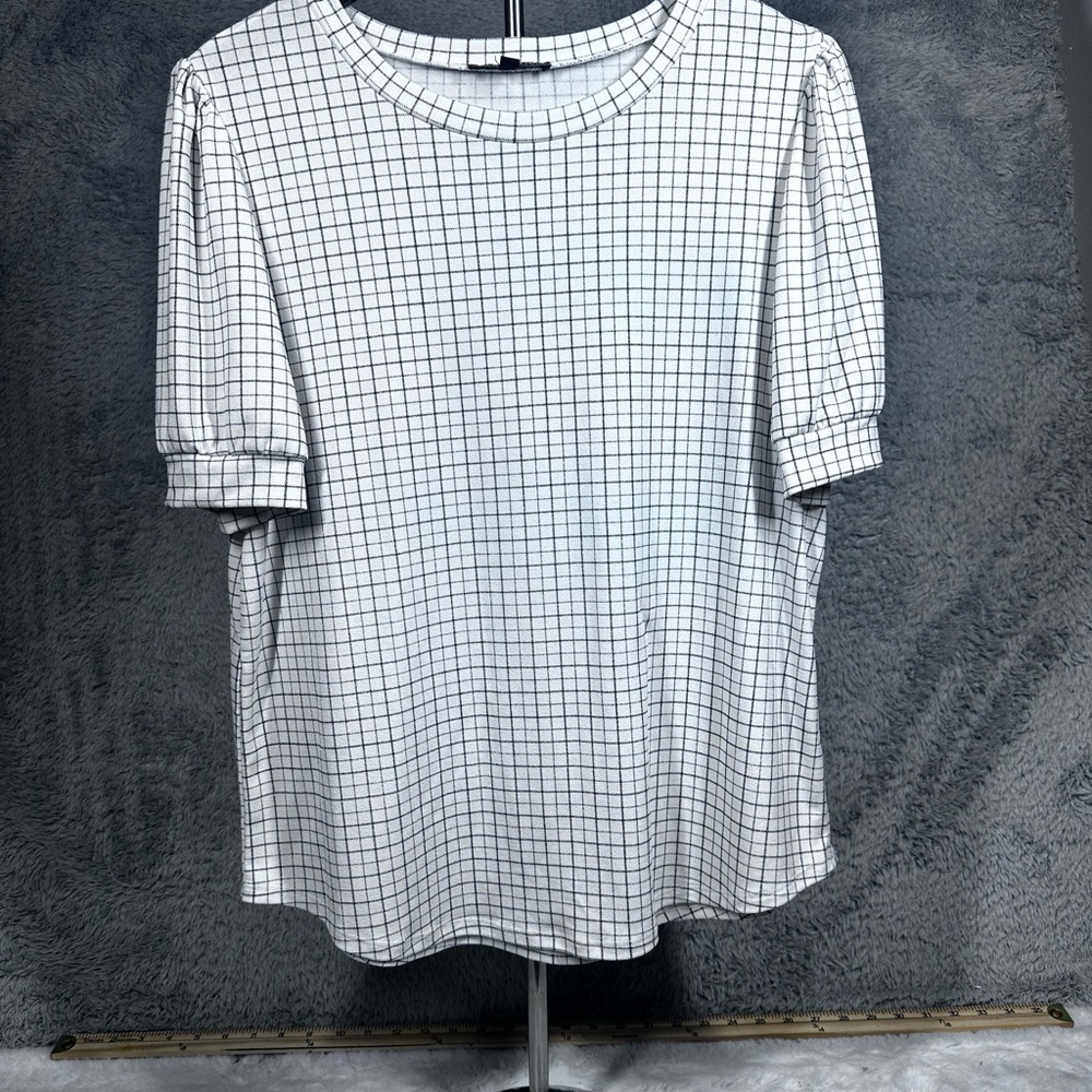 Women's‎ White Grid Pattern Top